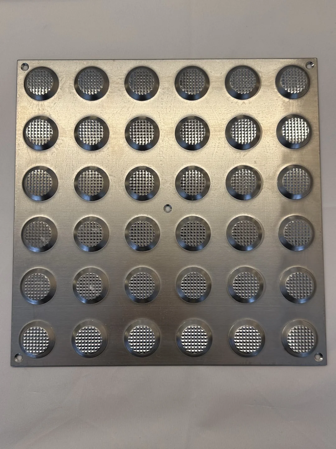 แผ่นทางเดินคนพิการ (Unibody Tactile Paving)